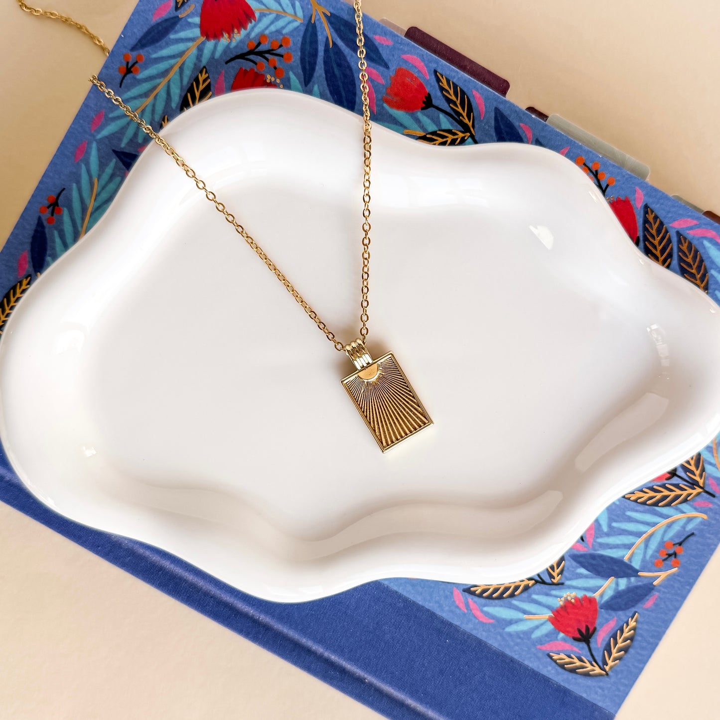 Minimalist Sunburst Necklace